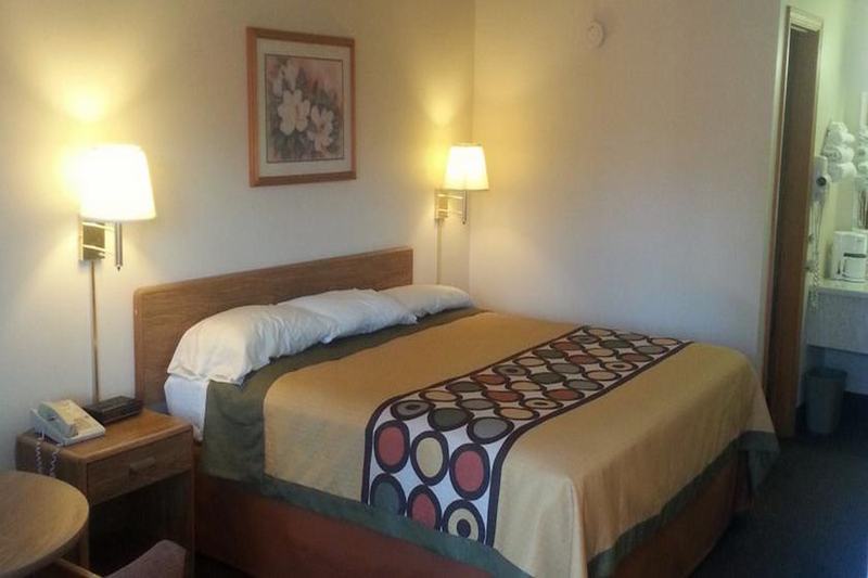 Super 8 By Wyndham Clarksville Ar Kültér fotó