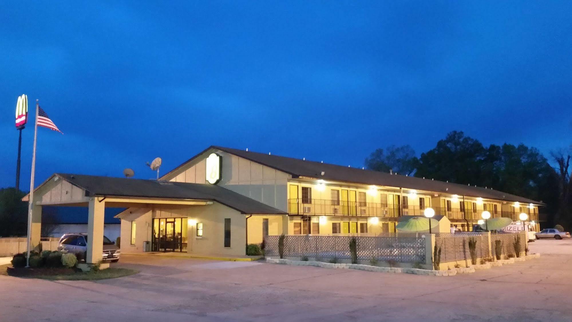 Super 8 By Wyndham Clarksville Ar Kültér fotó